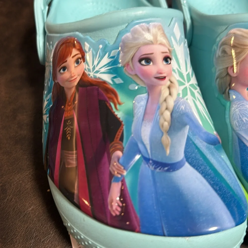 CROCS DISNEY FROZEN II CLOGS: BLUE: NEW WITH TAGS: SIZE 3